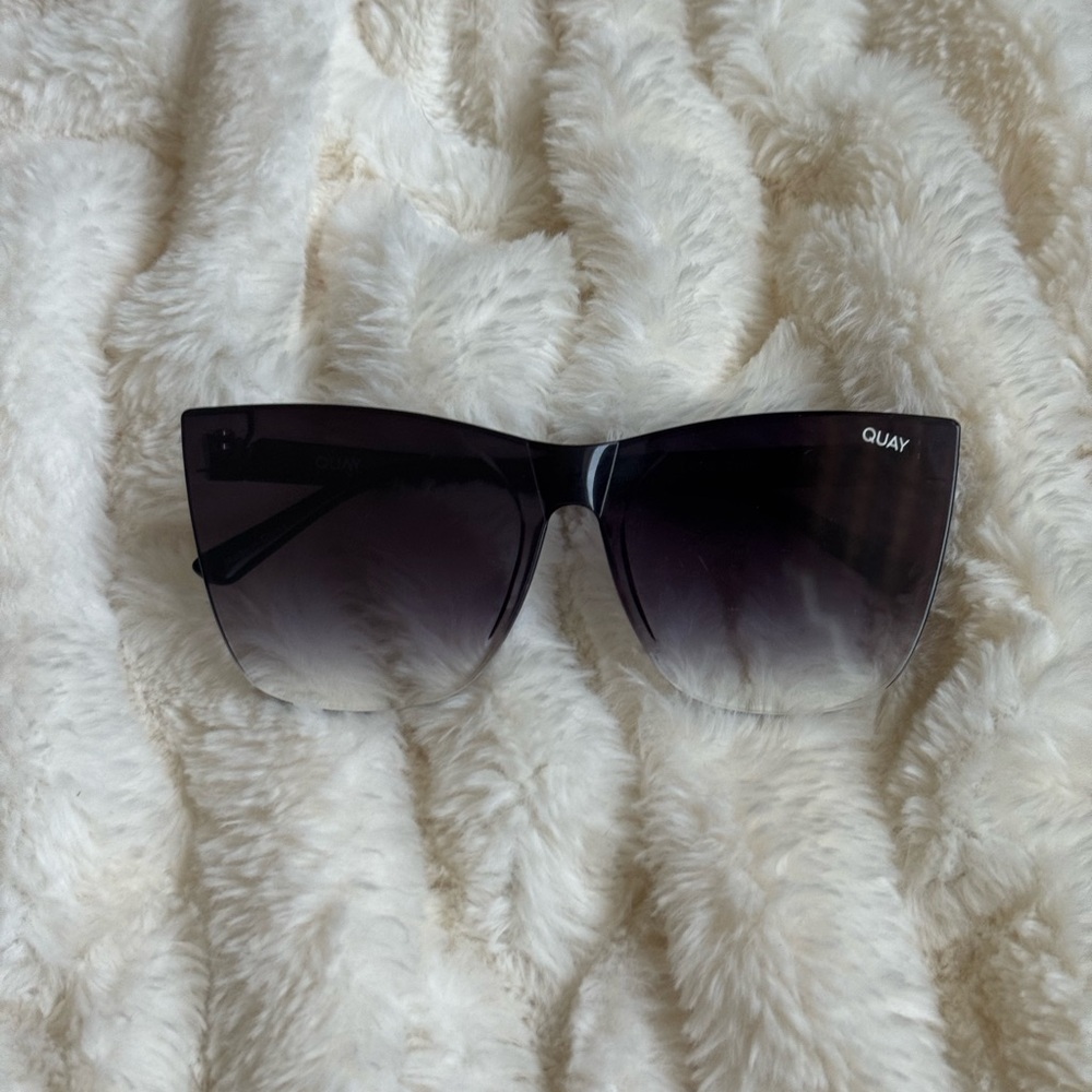 Quay Come Thru Cat Eye Australia Black Gradient Sunglasses